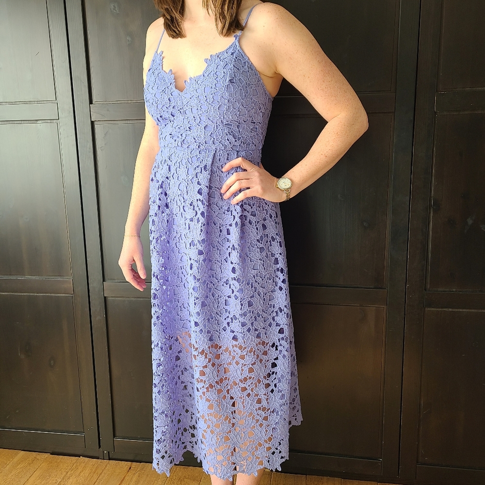 Astr the Label Women Lace A-Line Midi Dress Medium Purple Lavender V-Neck